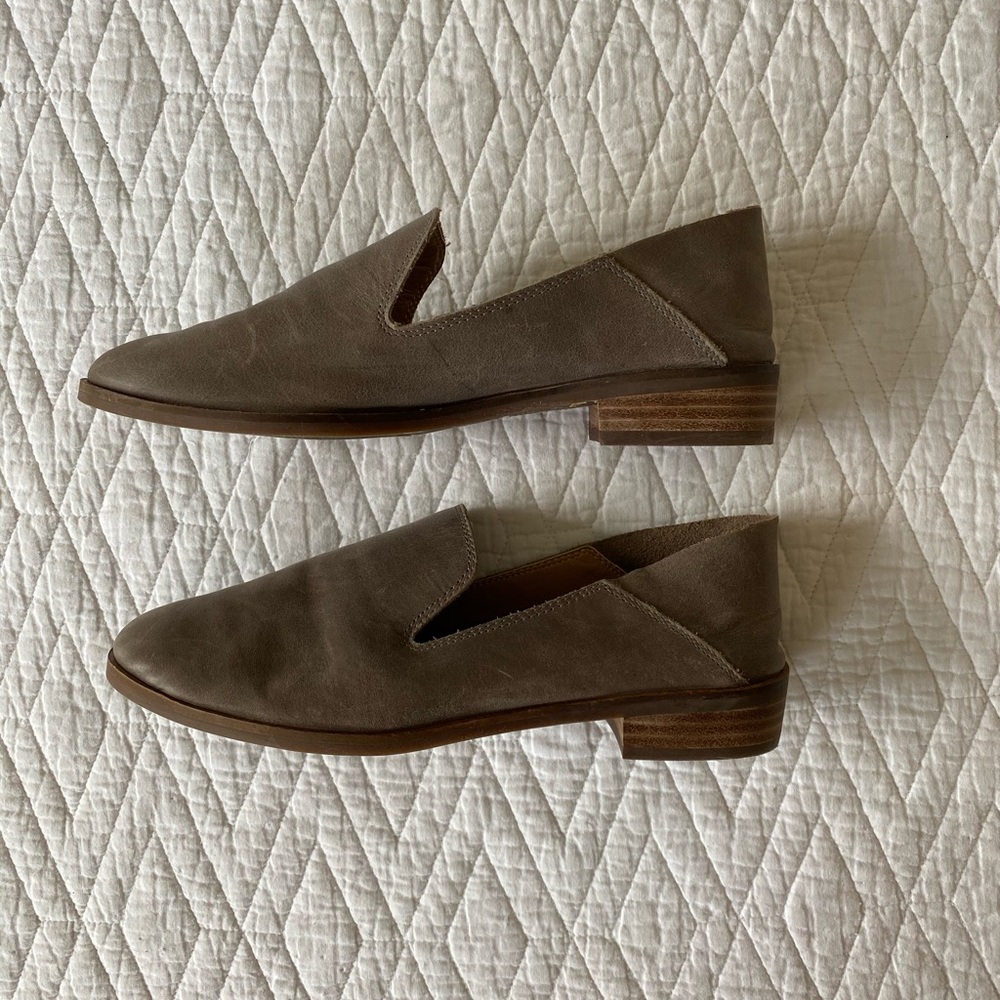 Lucky Brand Cahill Leather Flat